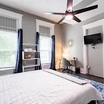 Suite Near Downtown Louisville, Ky - Suite V