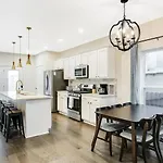 Bourbon Trail-Chefs Kitchen-Fenced Yard-Parking