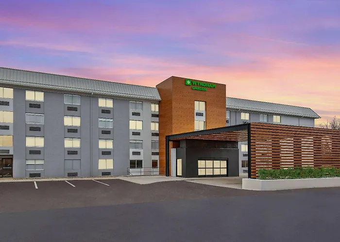 Wyndham Garden Louisville East