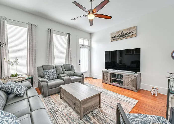 Family-Friendly Louisville Gem Prime Location!