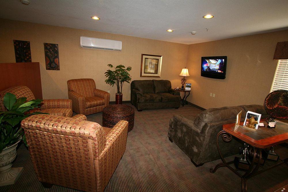 Candlewood Airport By Ihg Hotel Louisville