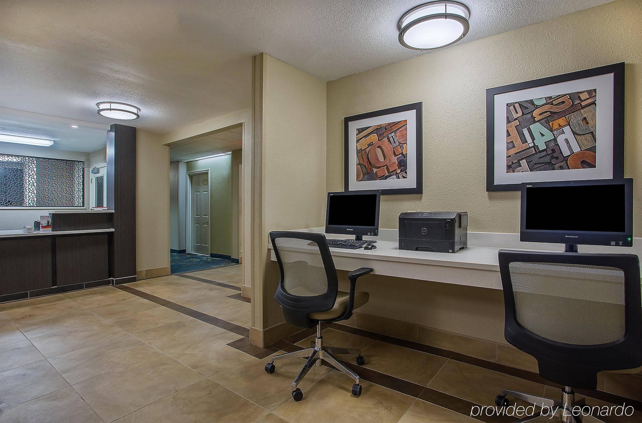 Candlewood Airport By Ihg