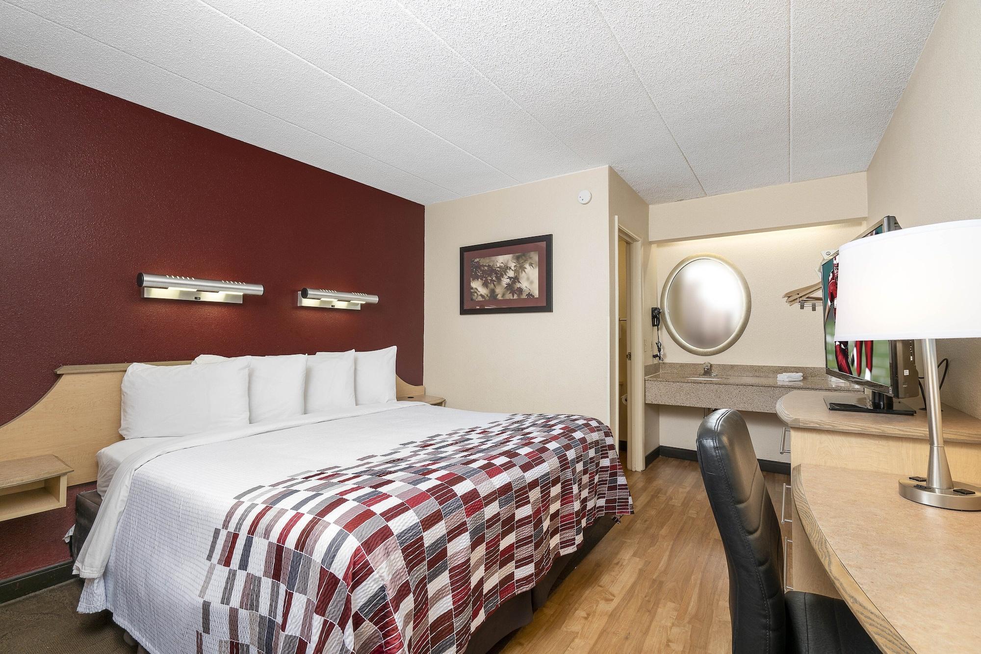 Red Roof Fair And Expo Motel