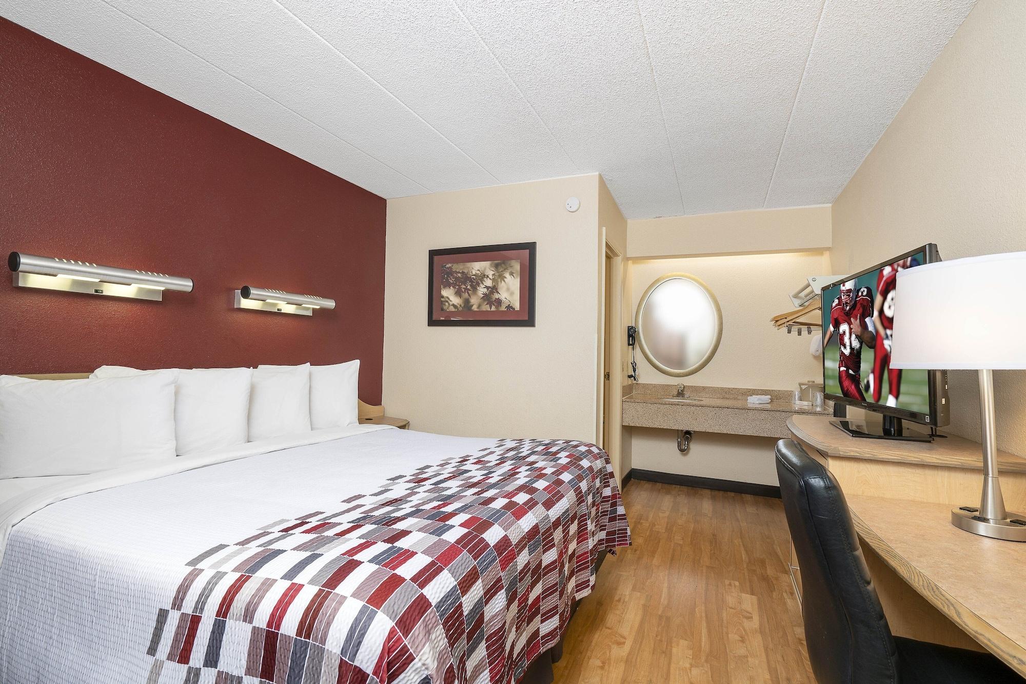 Red Roof Fair And Expo Motel