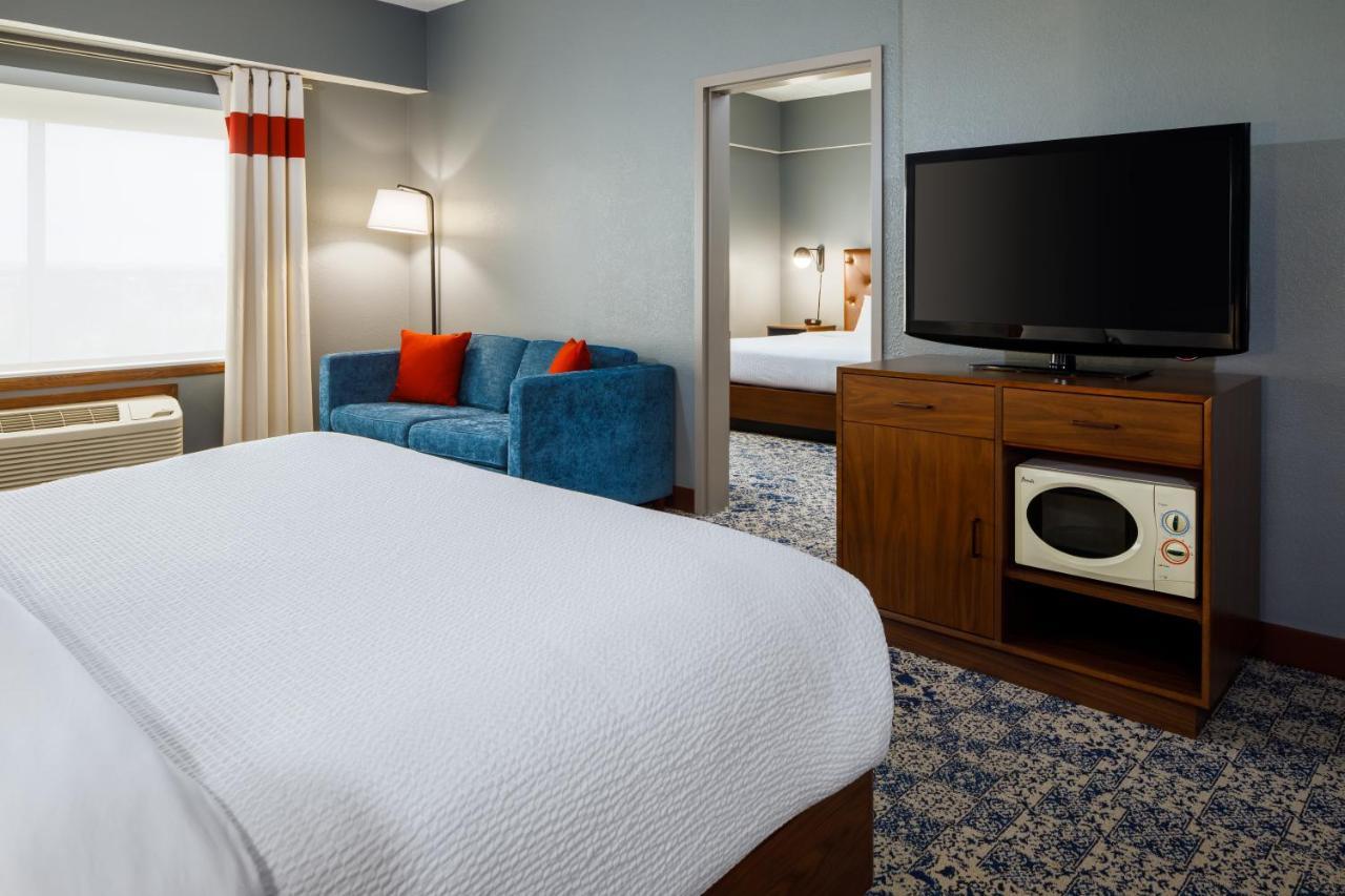 Four Points By Sheraton Airport