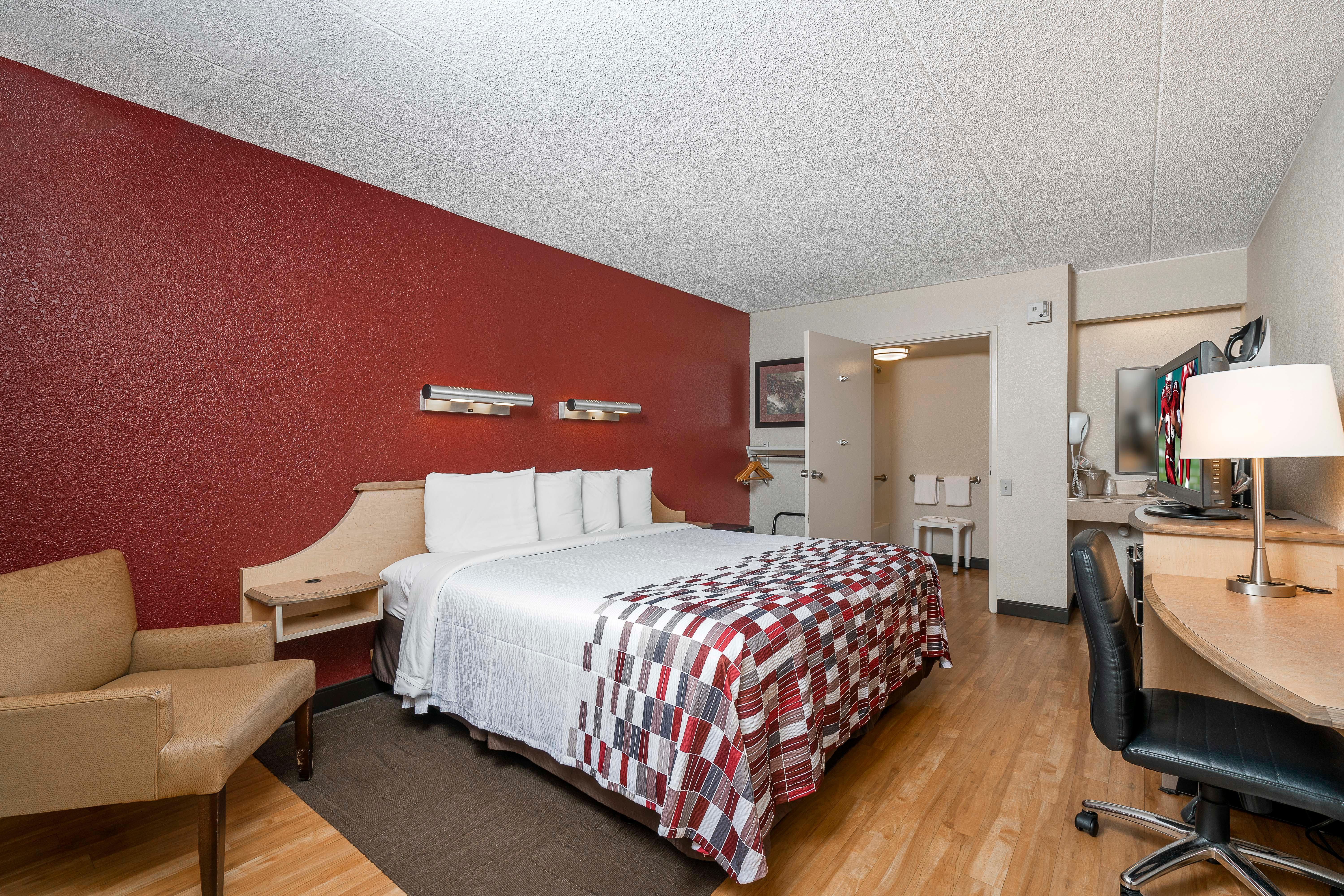 Motel Red Roof Fair And Expo