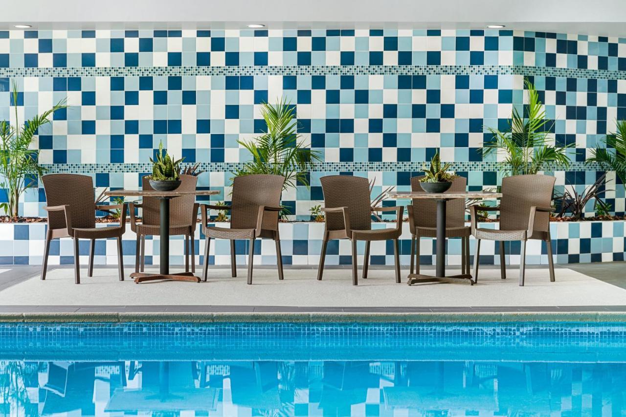 East - Hurstbourne By Ihg 3*