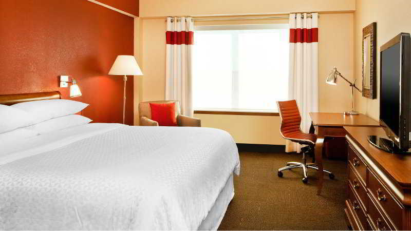 Four Points By Sheraton Airport Hotel