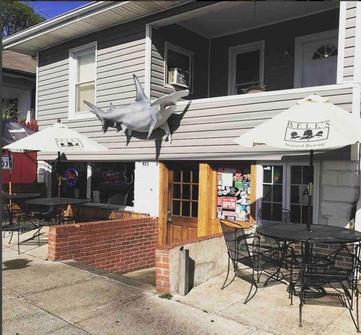 Grand Millennial Germantown 2 Bedroom Shotgun Holiday home
