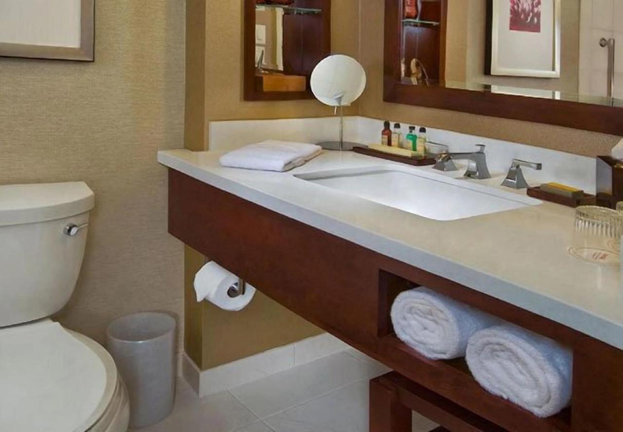 Hotel Marriott East 4*