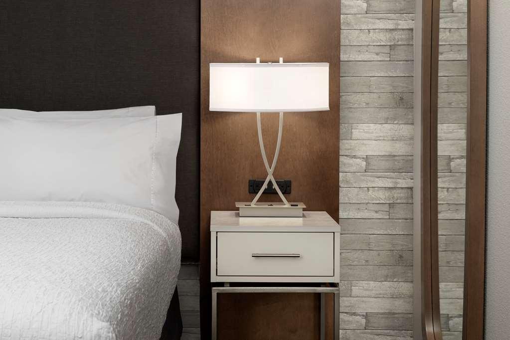 Hotel Homewood By Hilton Airport 3*