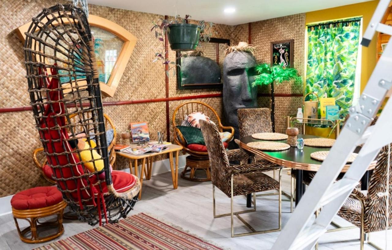 Tropical Tiki Hut Holiday home