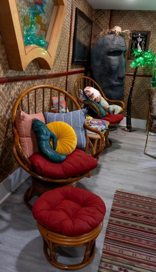 Tropical Tiki Hut Holiday home