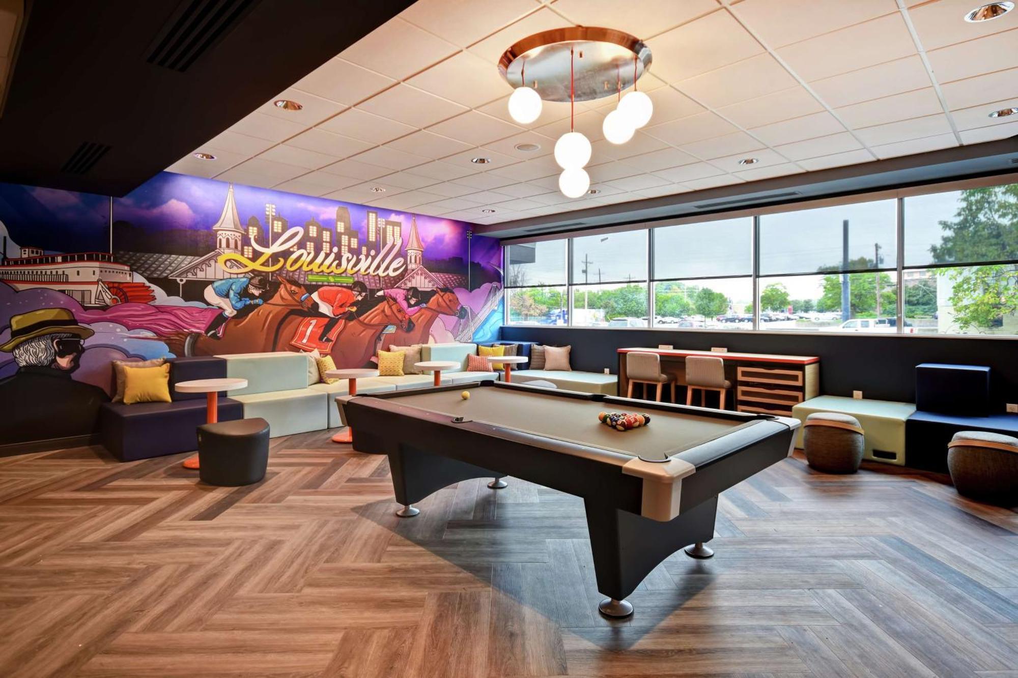 Hotel Tru By Hilton Airport 3*