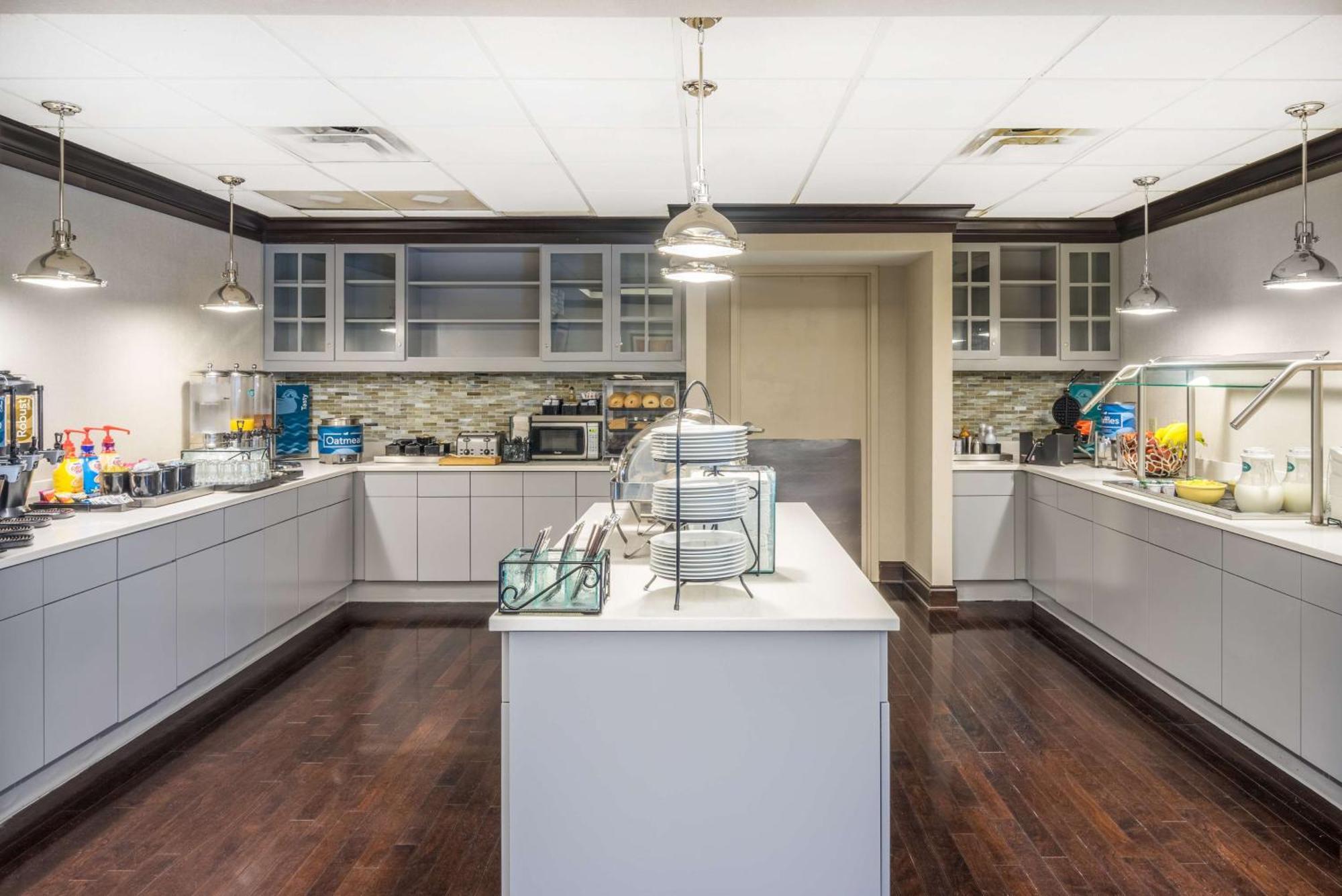 Hotel Homewood By Hilton Louisville-east 3*