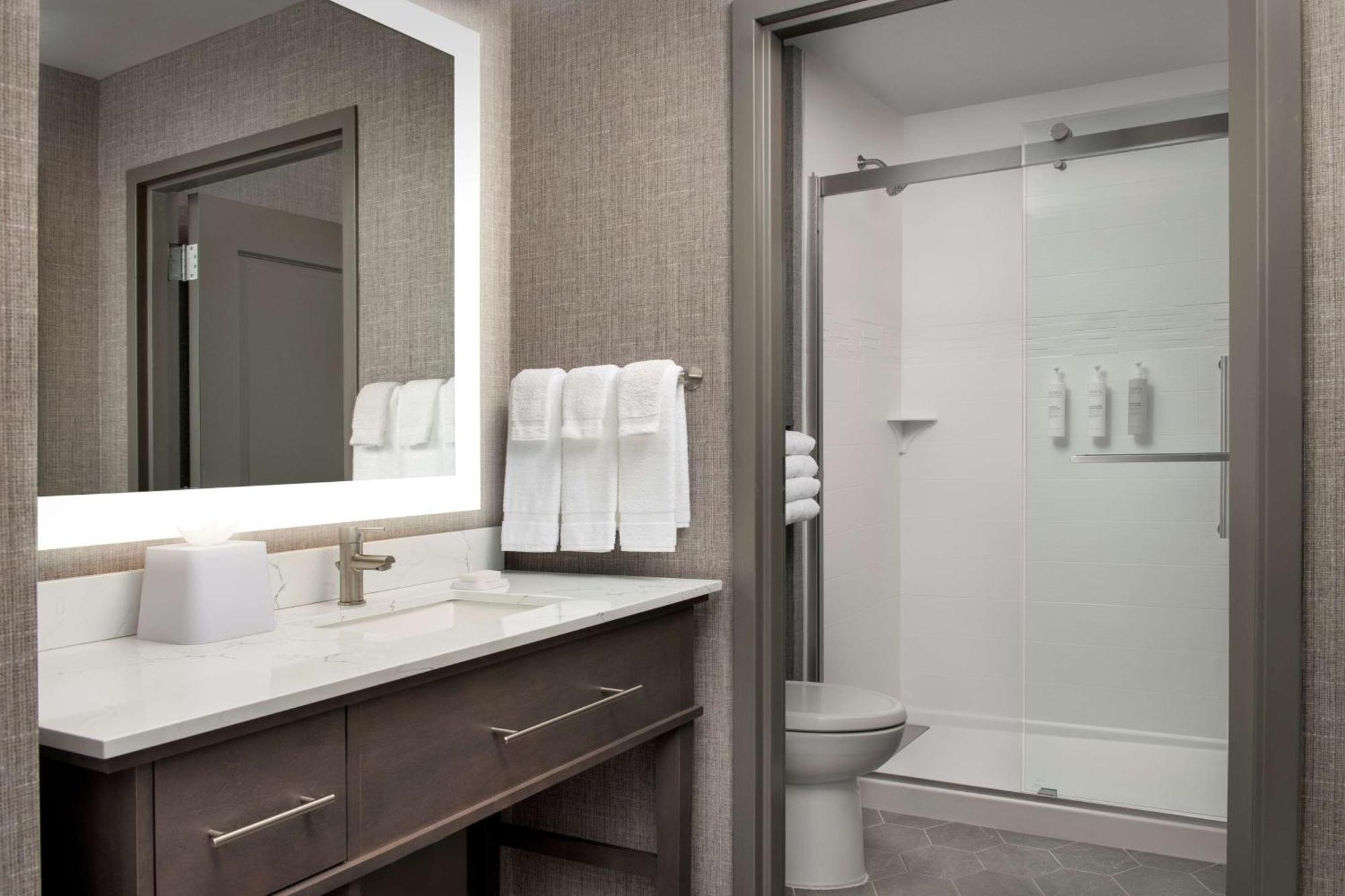Hotel Homewood By Hilton Airport Louisville