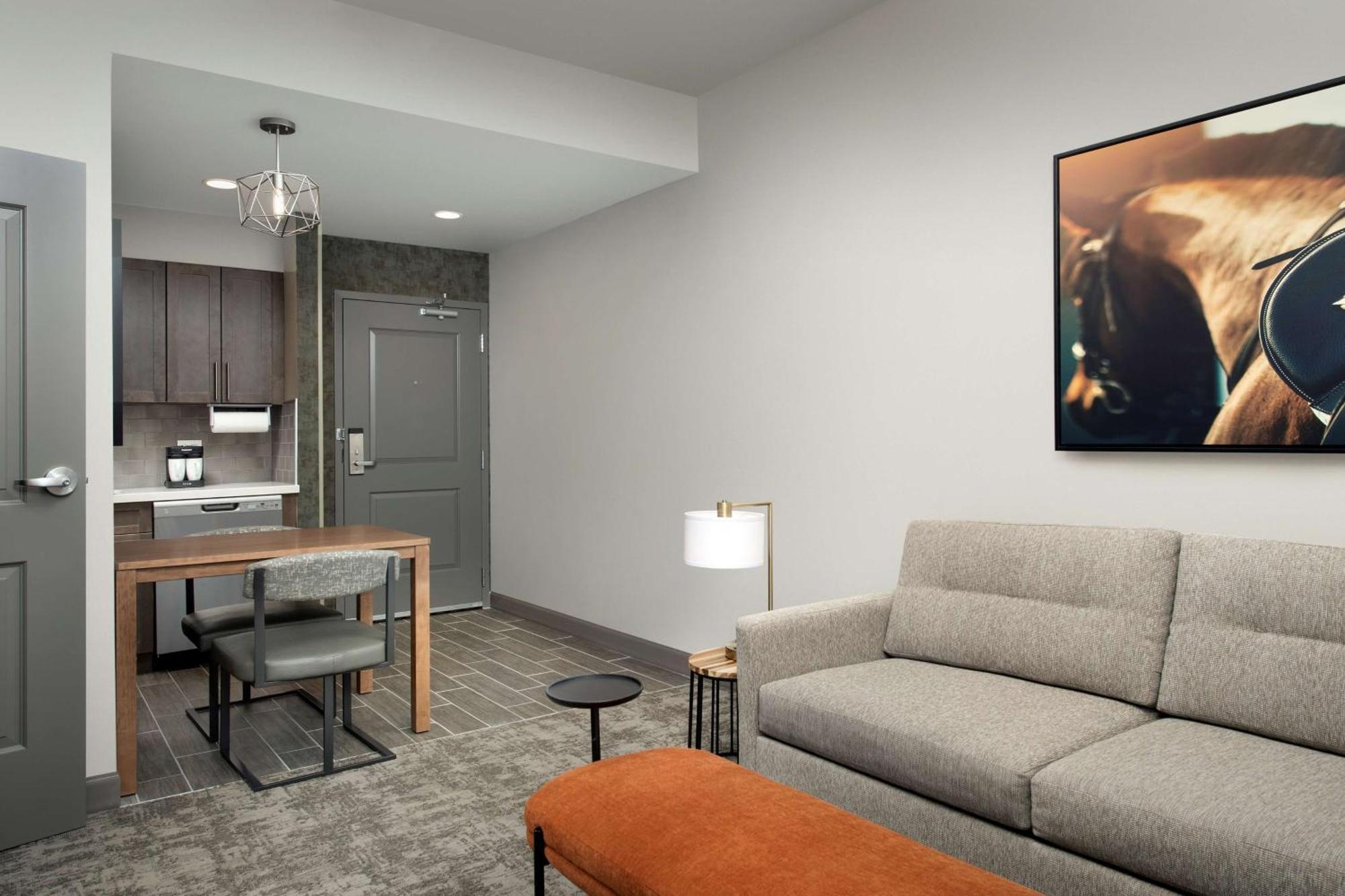 Homewood By Hilton Airport 3*