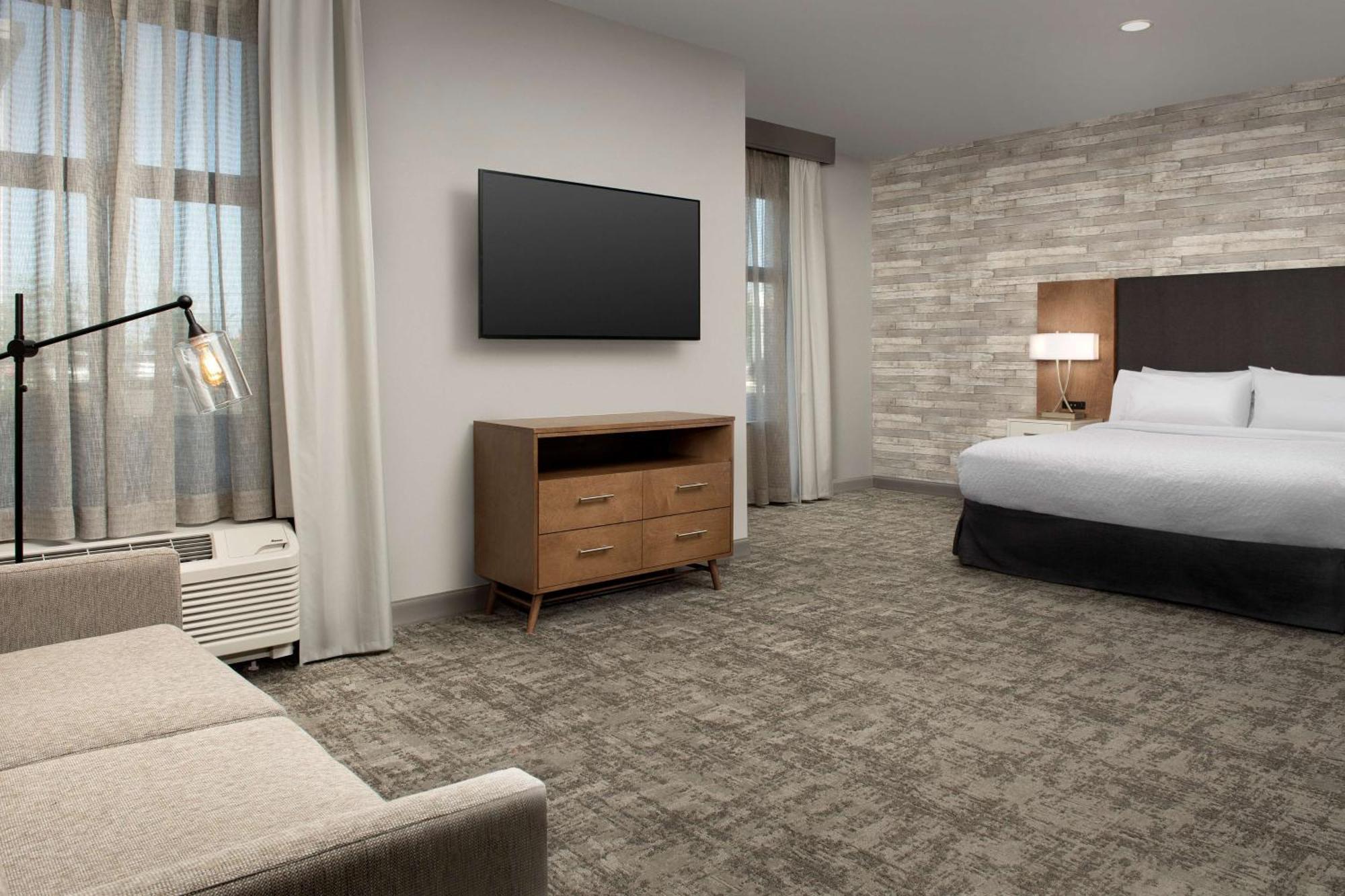 Hotel Homewood By Hilton Airport Louisville