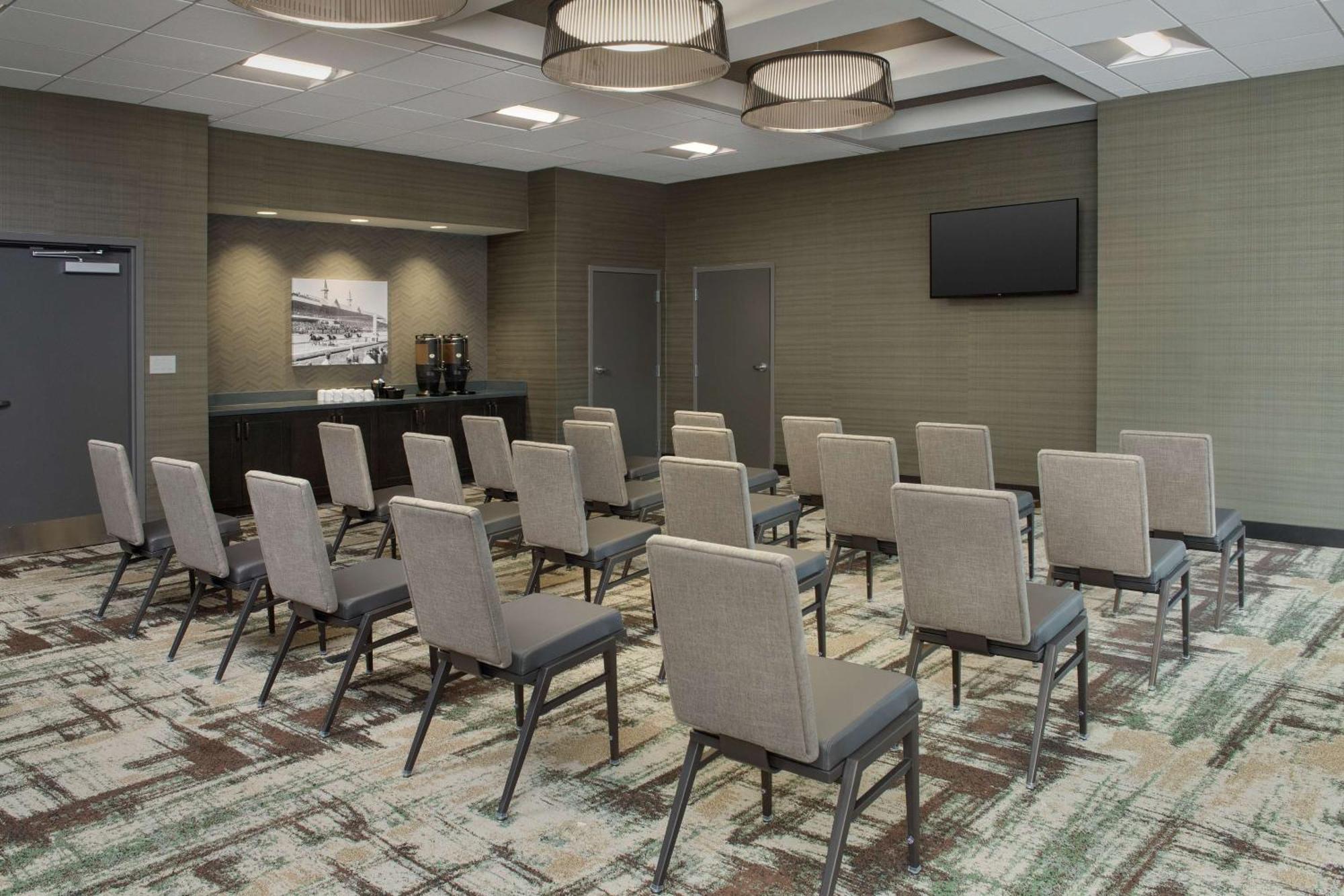 Homewood By Hilton Airport Hotel Louisville