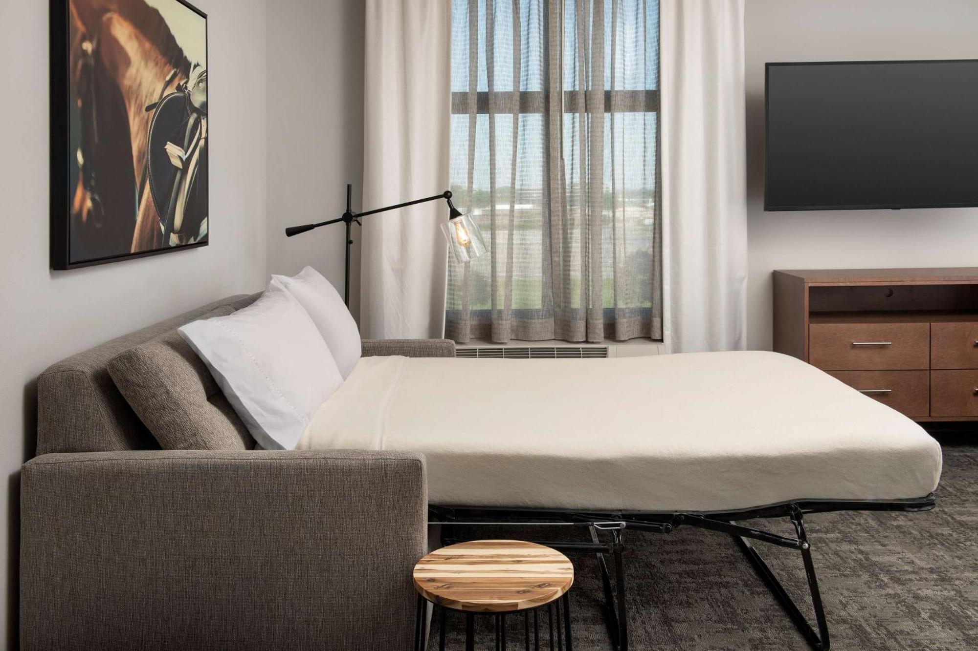 Homewood By Hilton Airport 3*