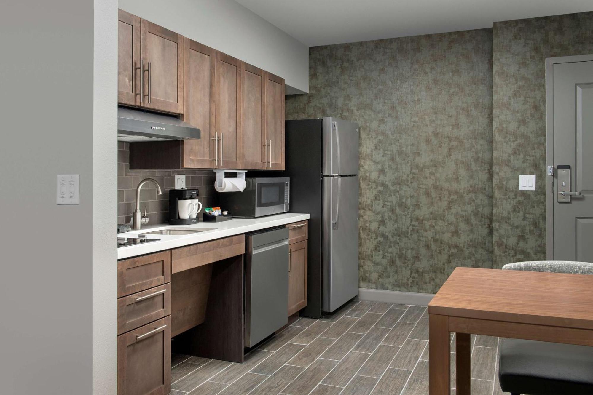 Hotel Homewood By Hilton Airport Louisville