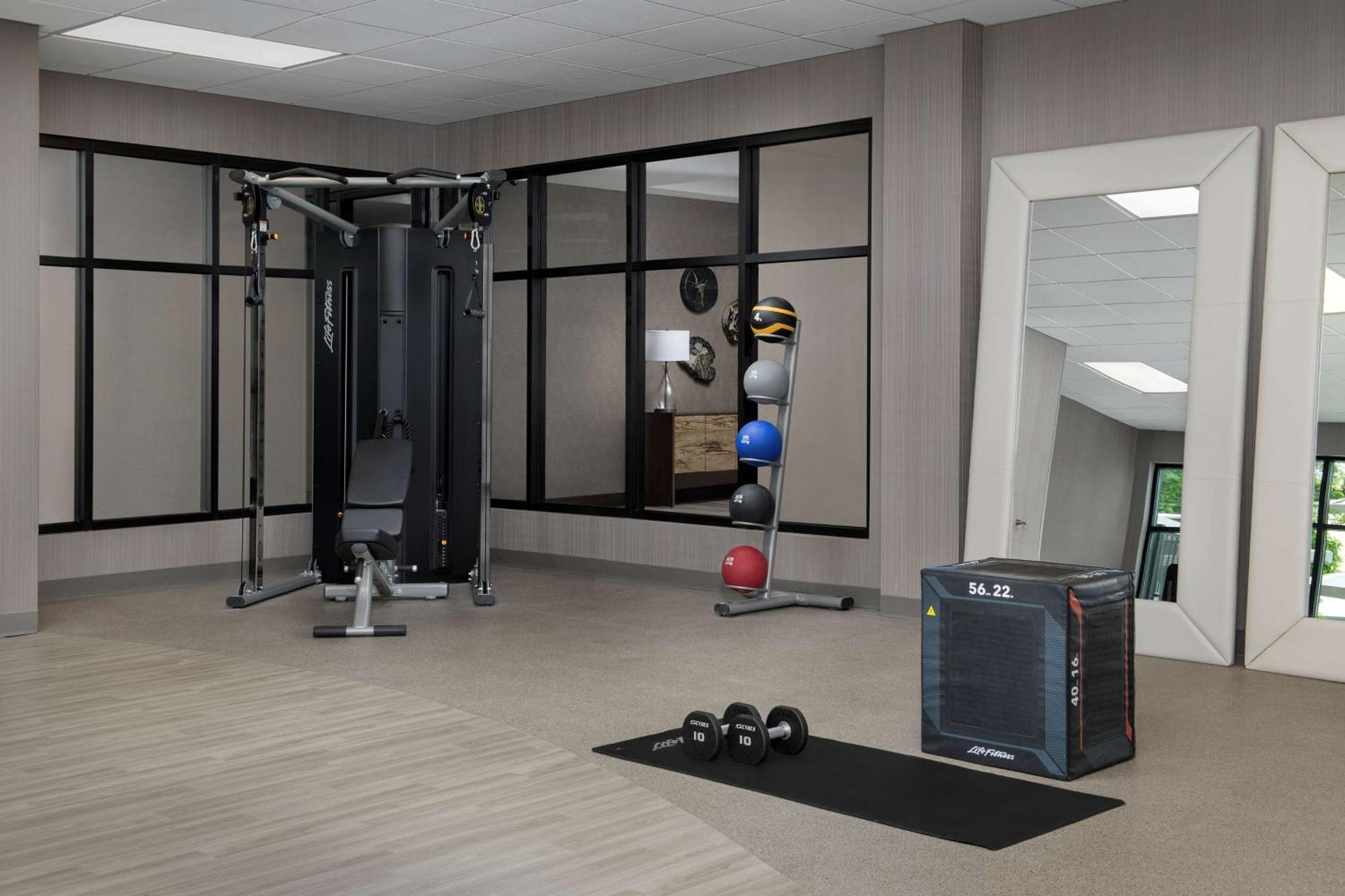 Hotel Homewood By Hilton Airport 3*