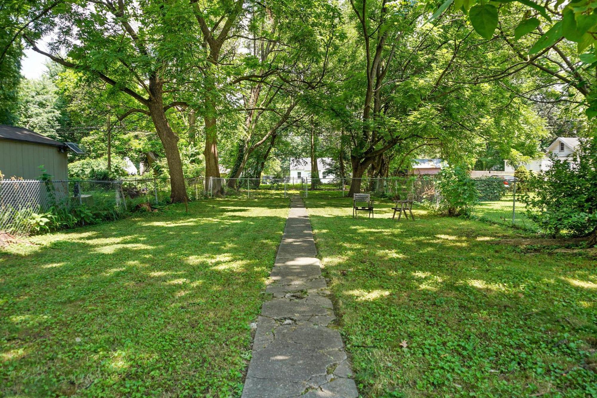 Walk To Churchill & Cardinal Stadium Near Sde Holiday home