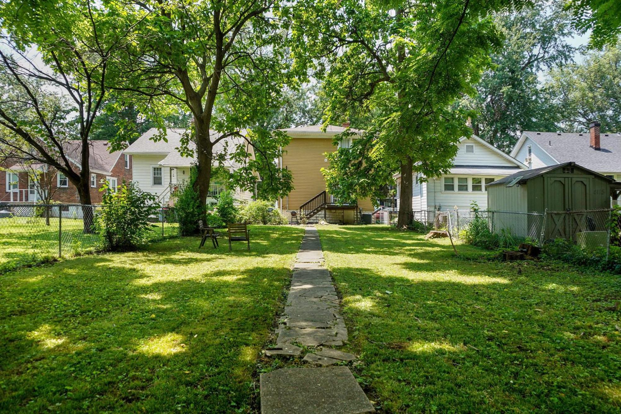 Walk To Churchill & Cardinal Stadium Near Sde Louisville