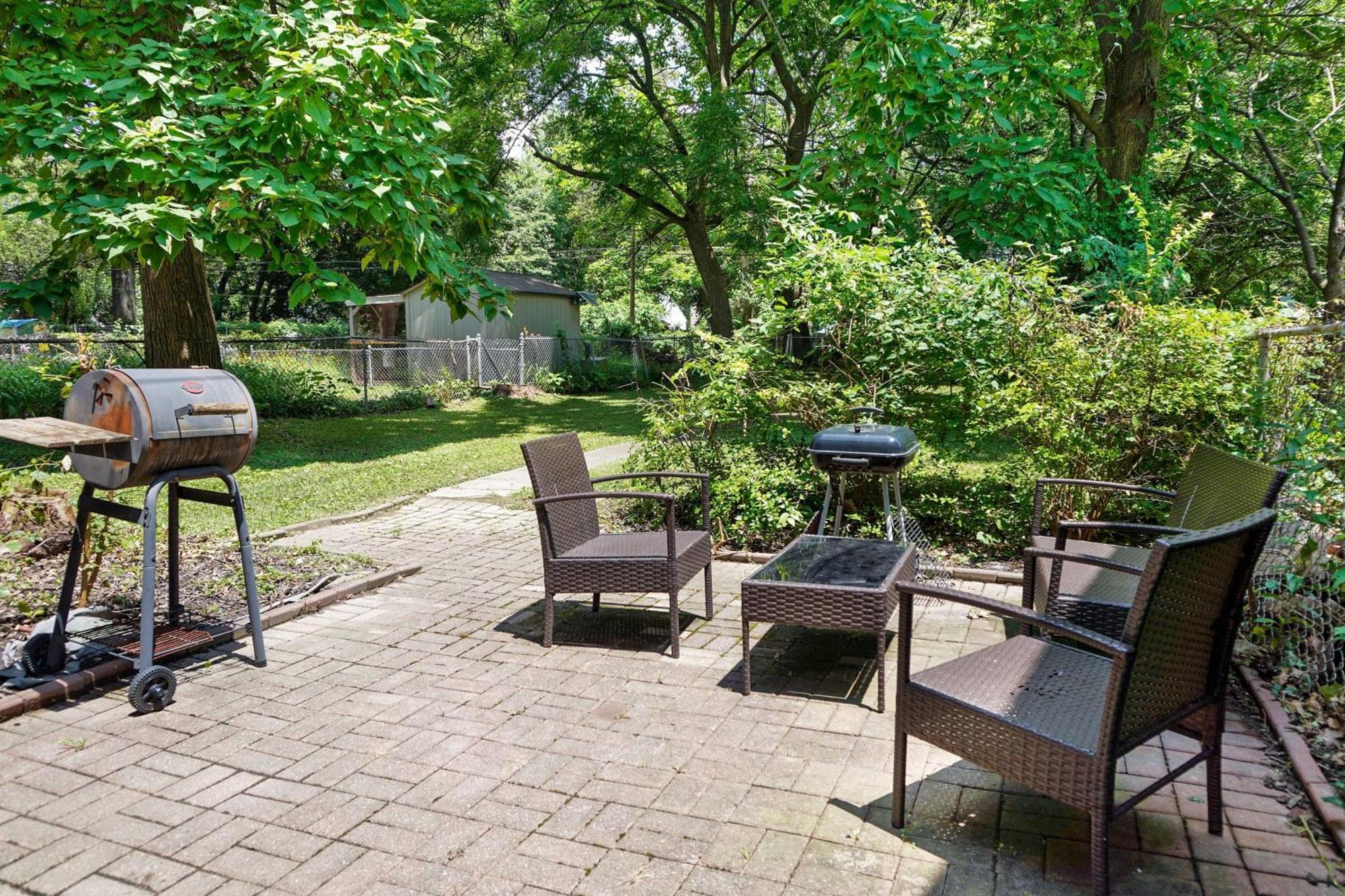 Walk To Churchill & Cardinal Stadium Near Sde Holiday home