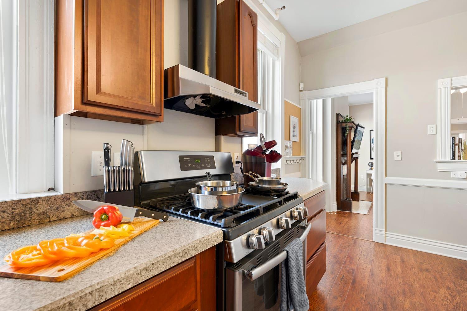 Sleep24 13beds 8br 6ba Swepson Retreat King Holiday home *
