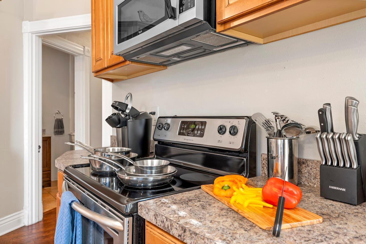 Sleep24 13beds 8br 6ba Swepson Retreat King Holiday home Louisville
