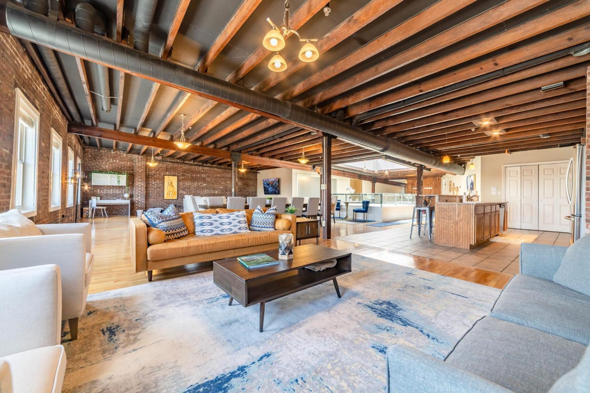 Sleep24 13beds 8br 6ba Swepson Retreat King Louisville
