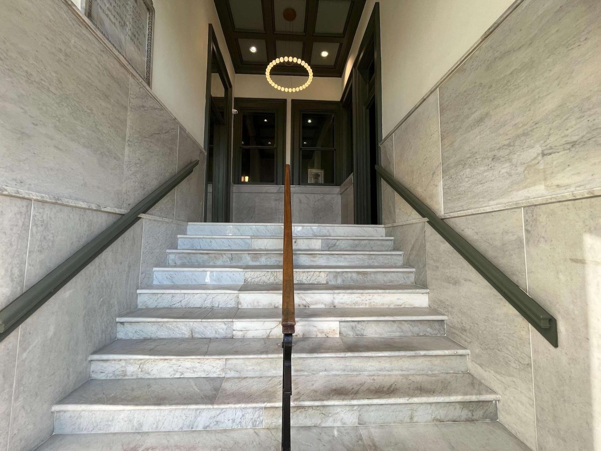 Bright And Modern In # 104 * Louisville