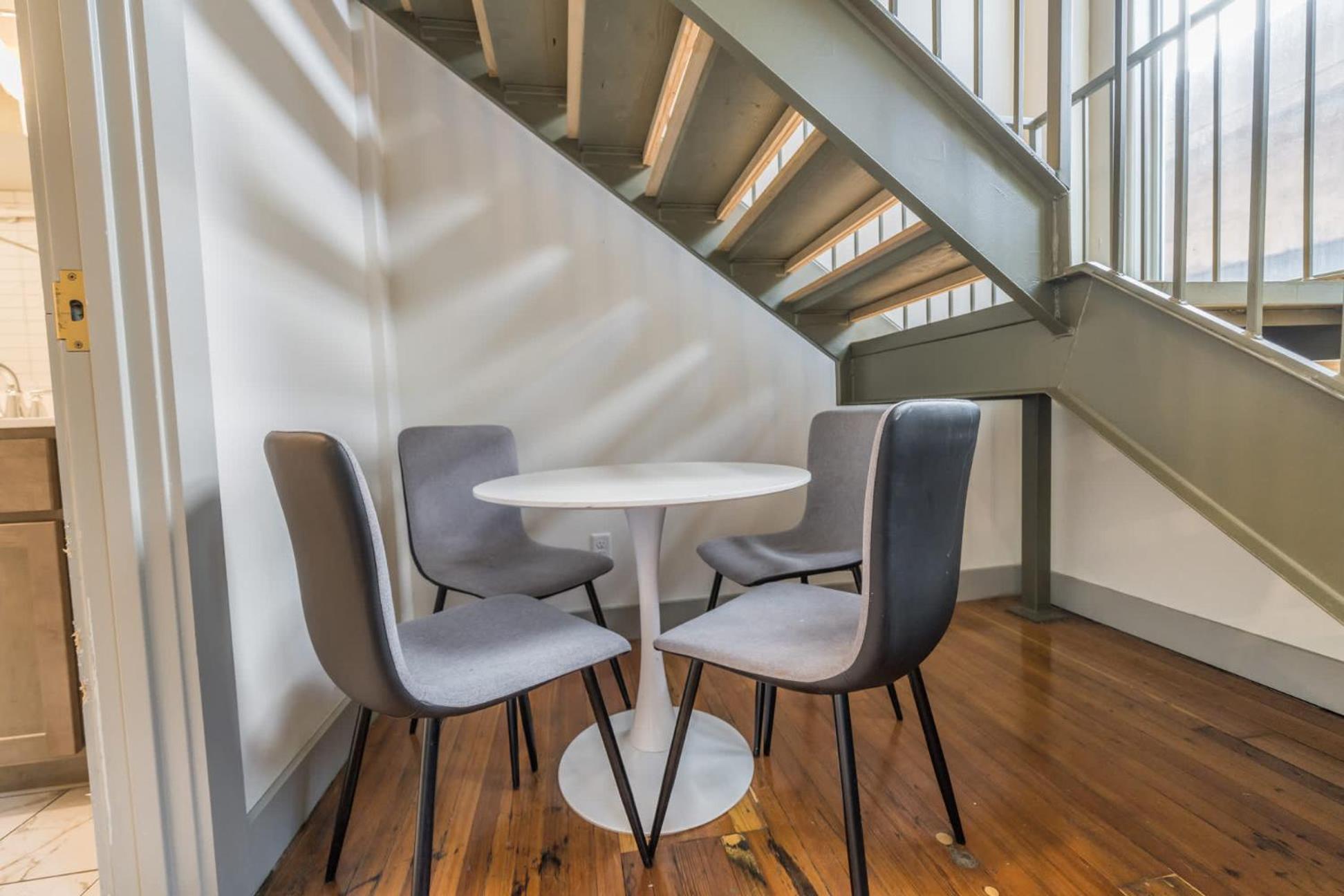 Apartment Bright And Modern Loft In # 207 *