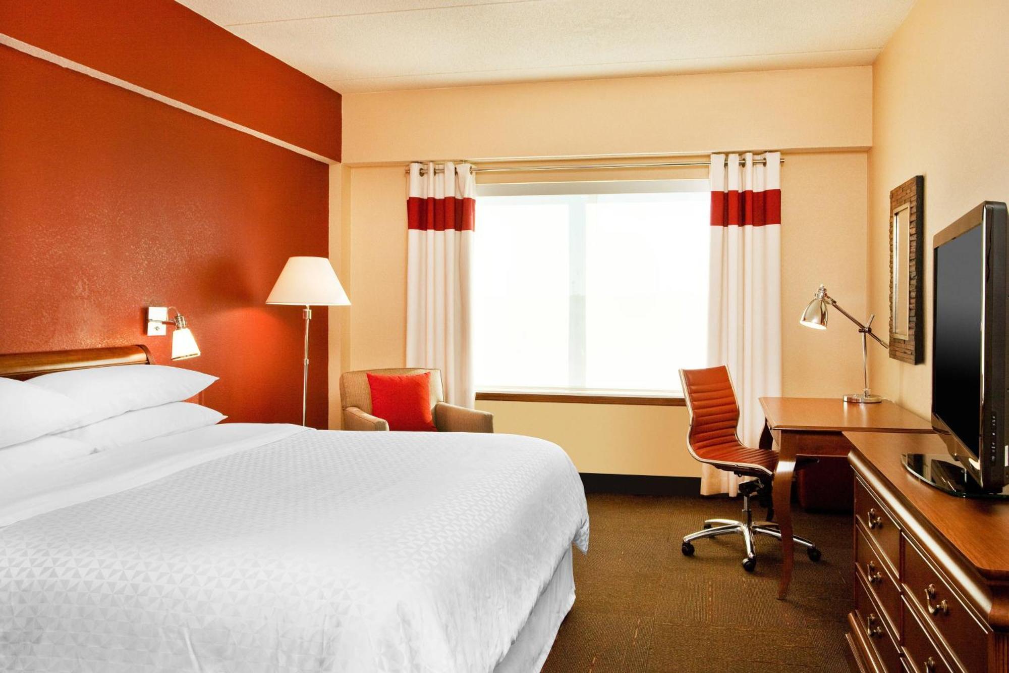 Four Points By Sheraton Airport Hotel