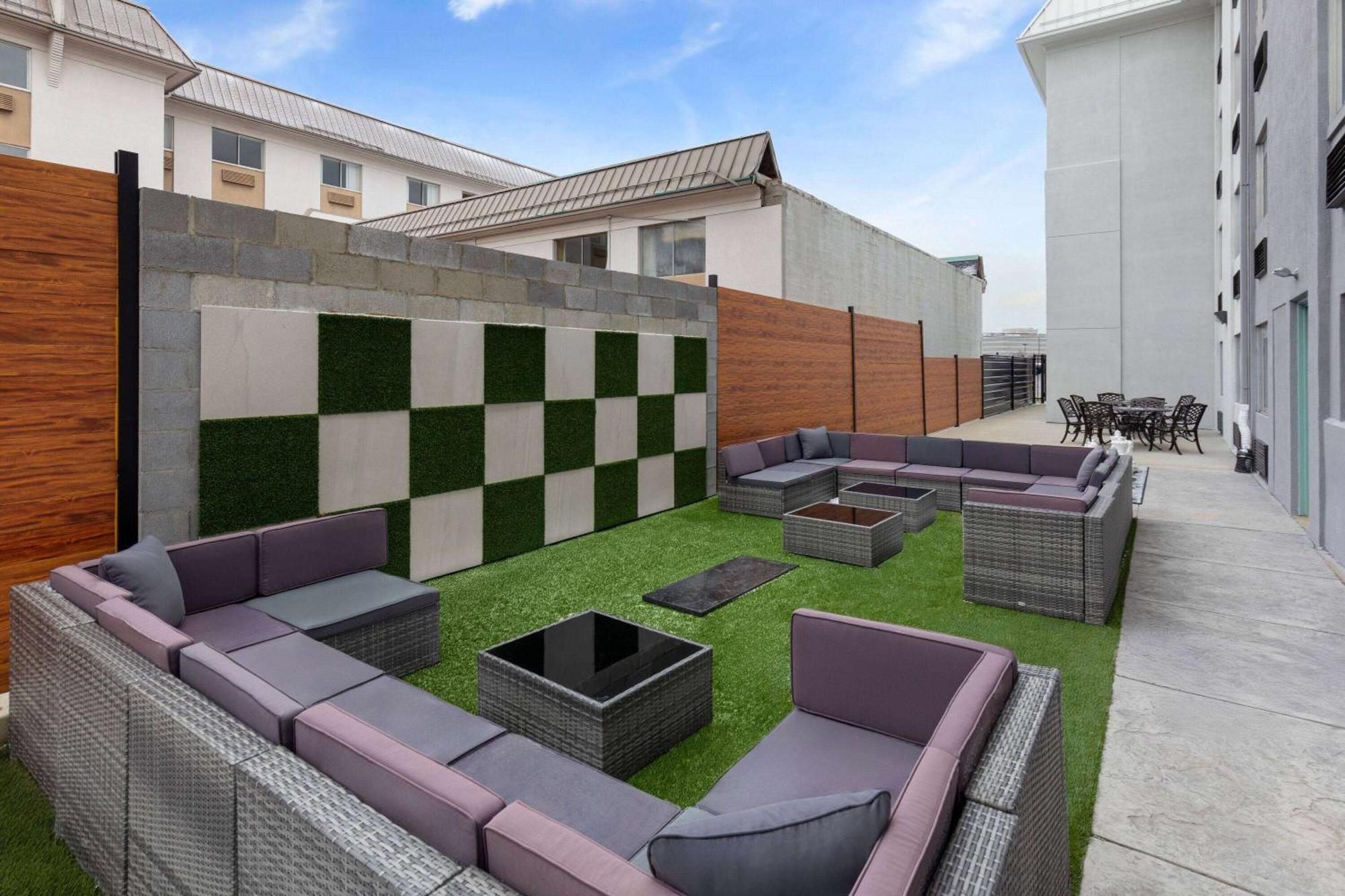 Wyndham Garden East Louisville
