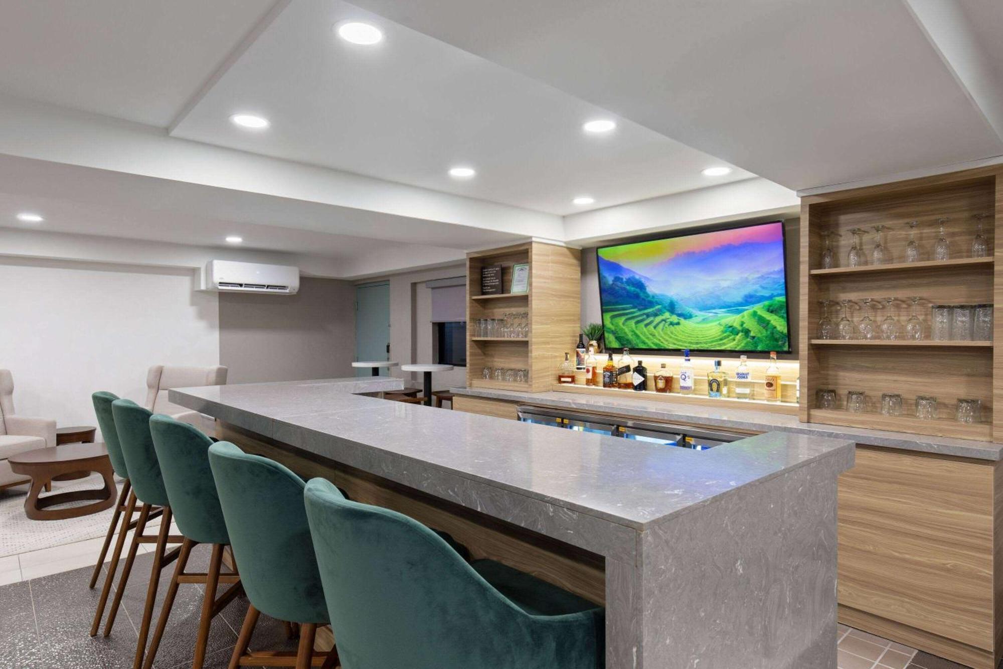 Wyndham Garden East Hotel *
