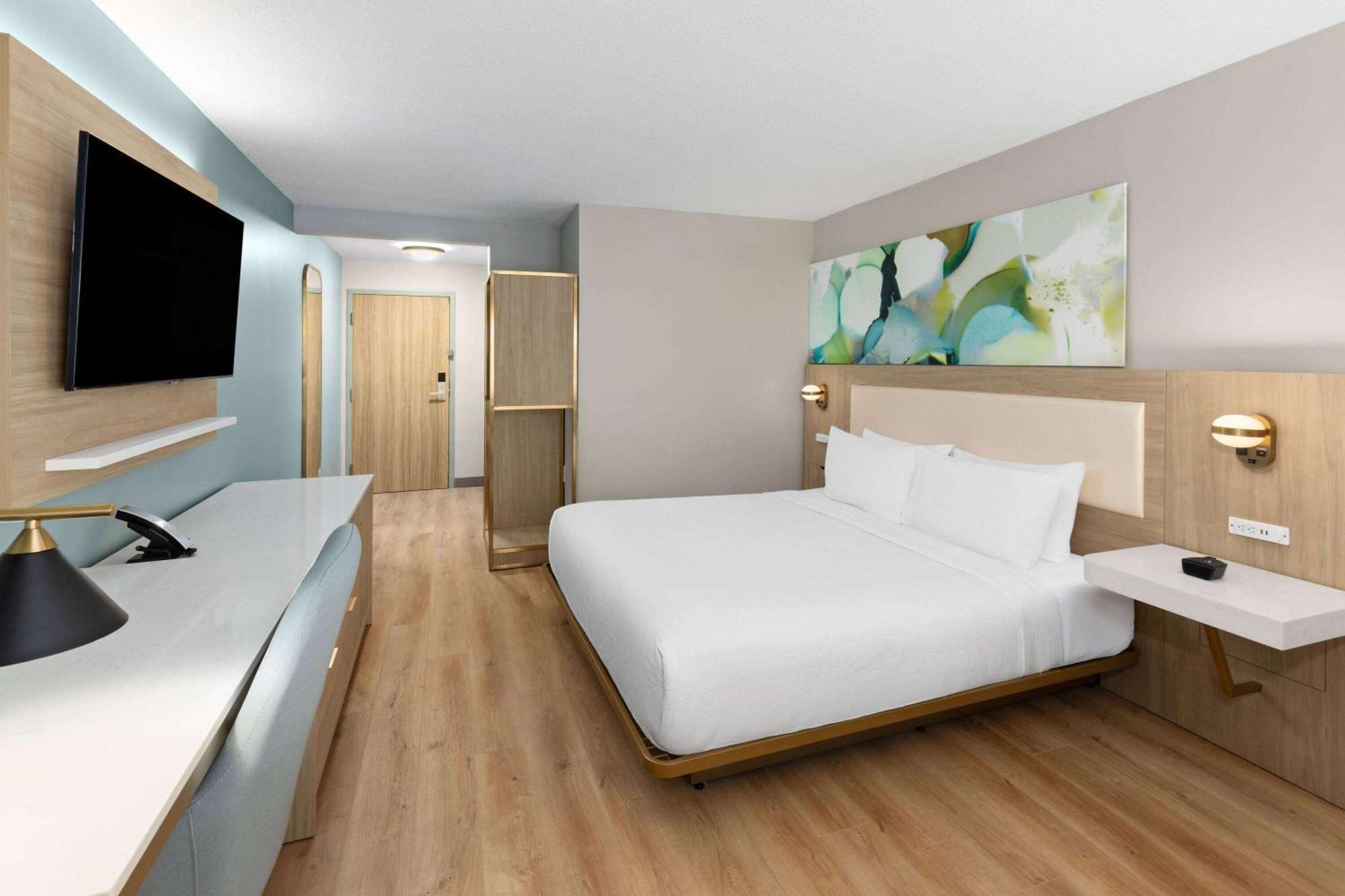 Wyndham Garden East Hotel *
