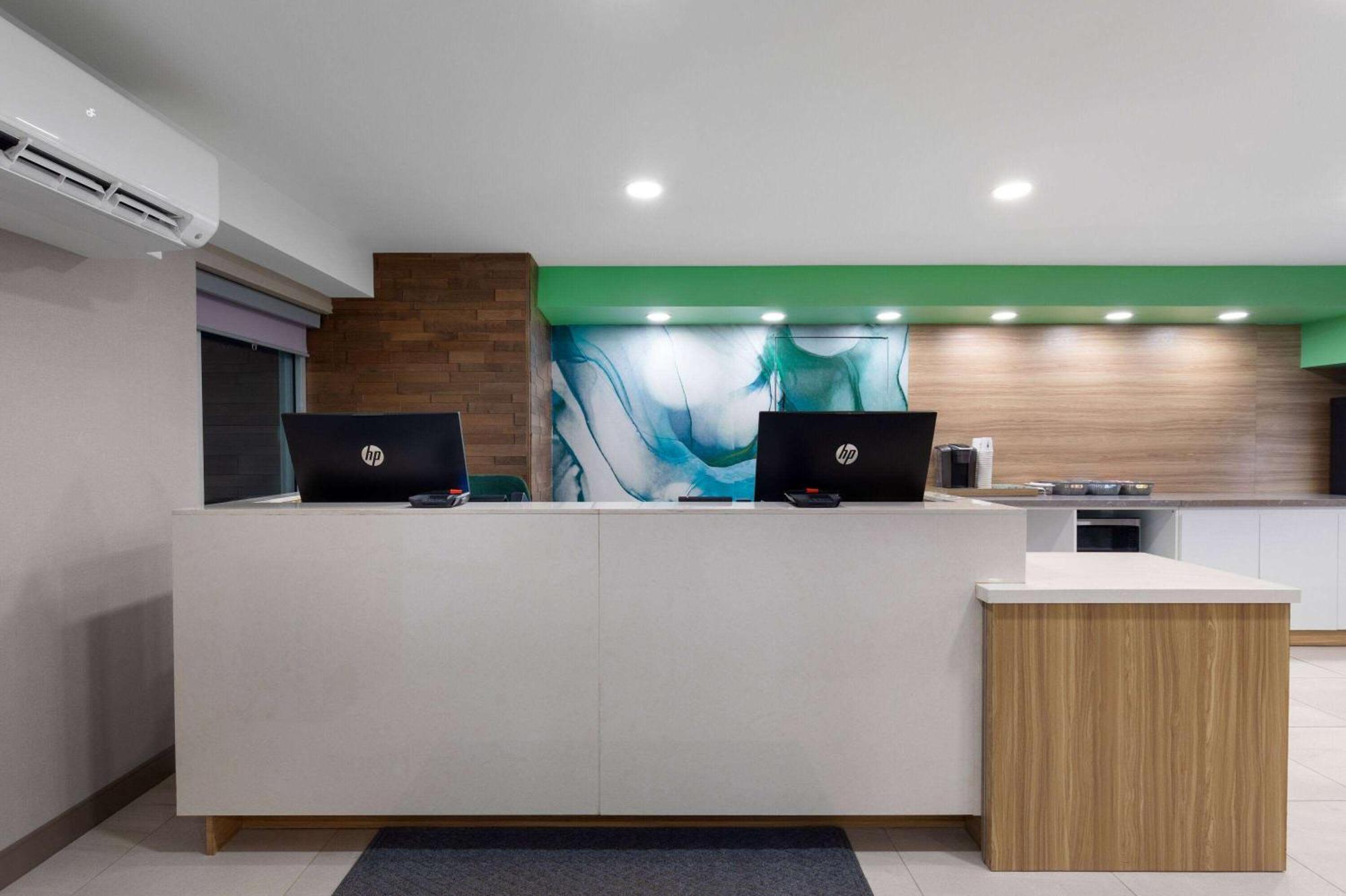 Wyndham Garden East * Louisville