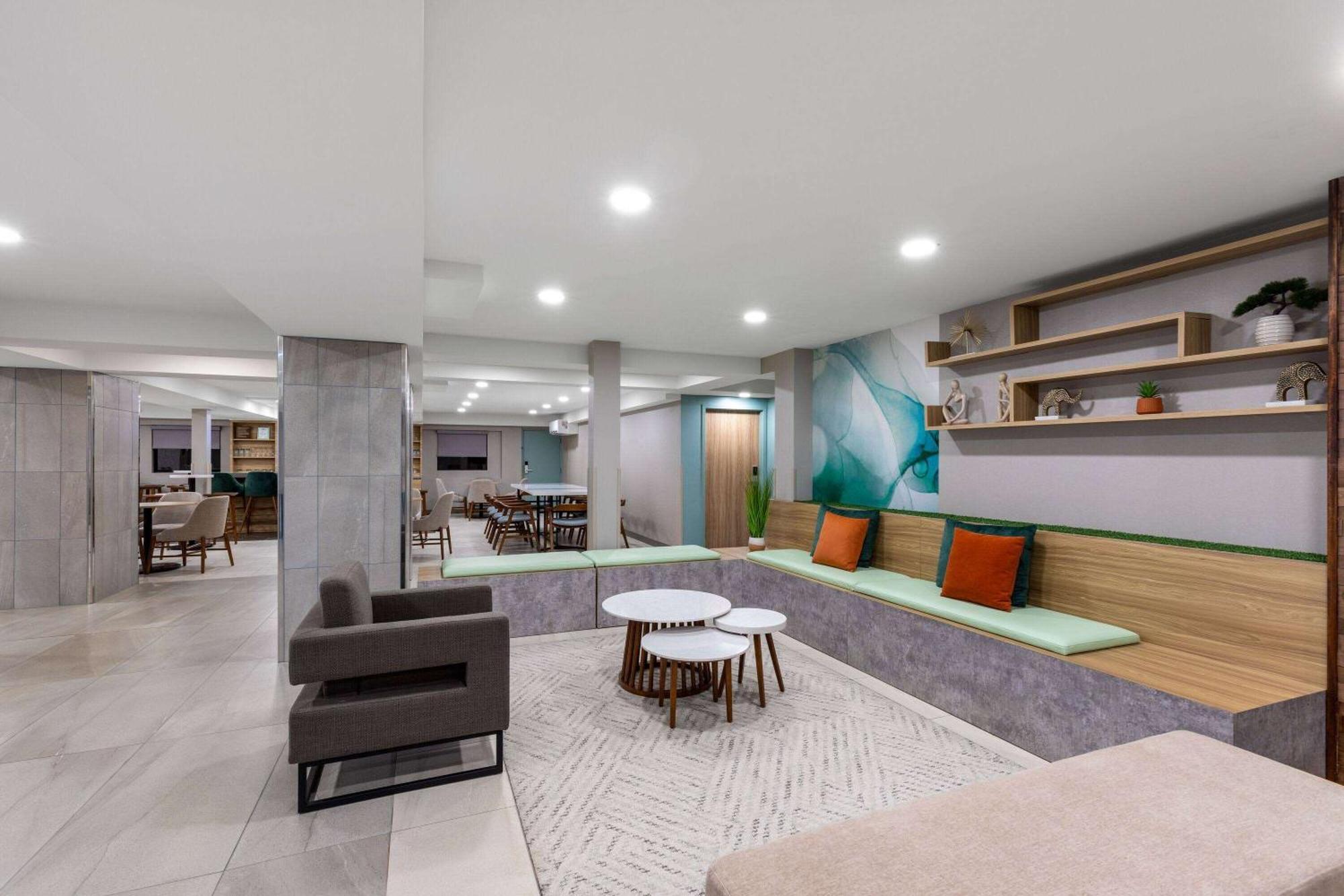Wyndham Garden East Hotel