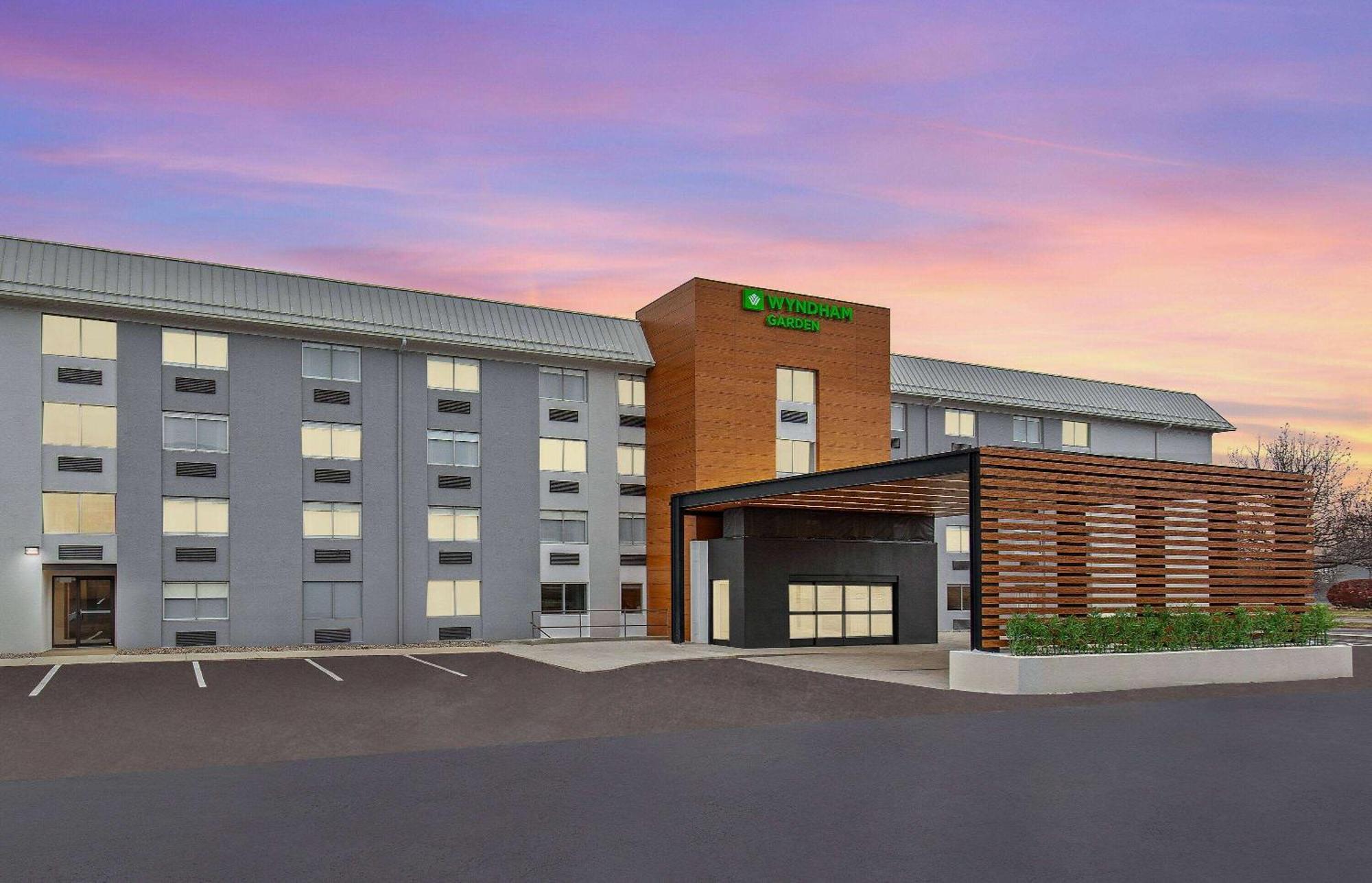 Wyndham Garden East Hotel *