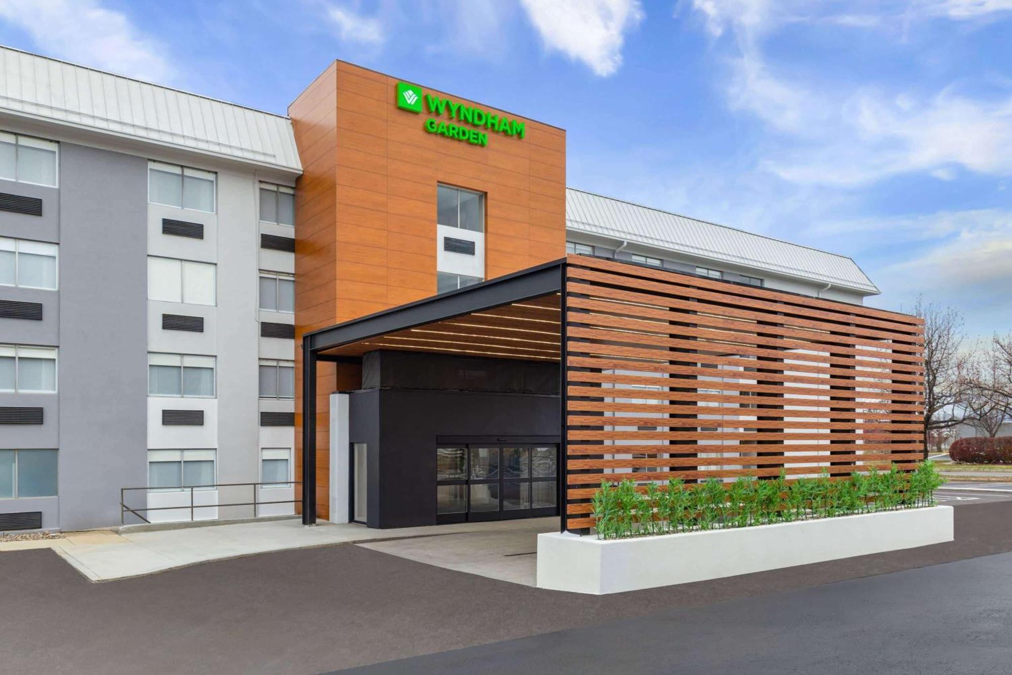 Wyndham Garden East *