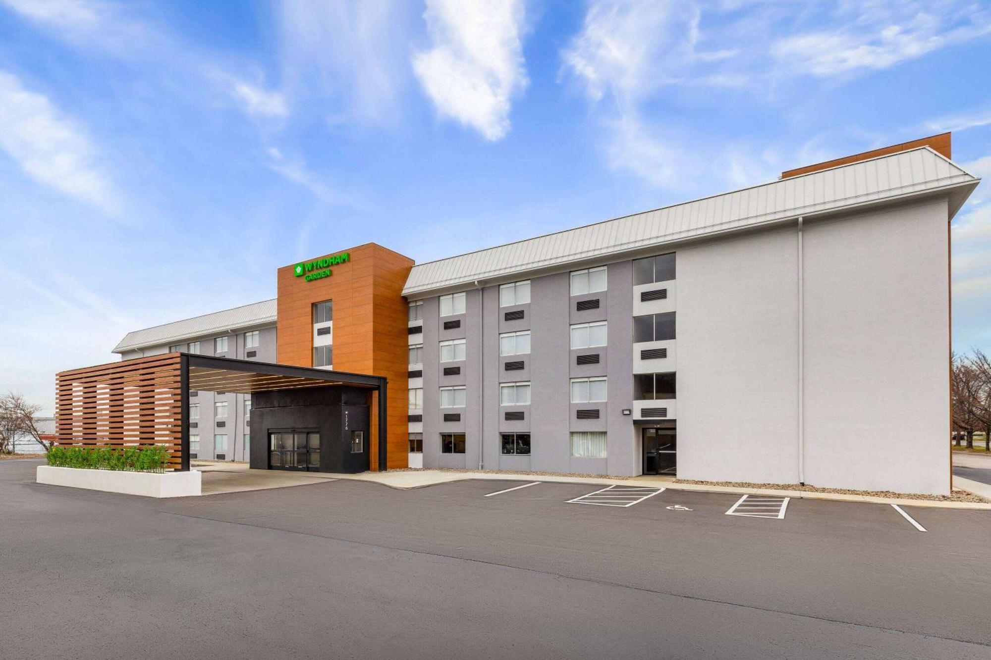 Wyndham Garden East Louisville