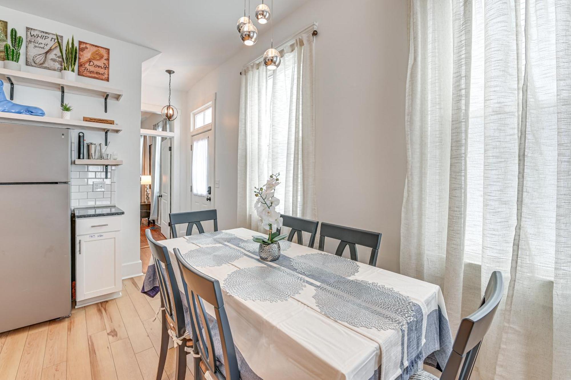 Family-friendly Gem Prime Location! Holiday home Louisville