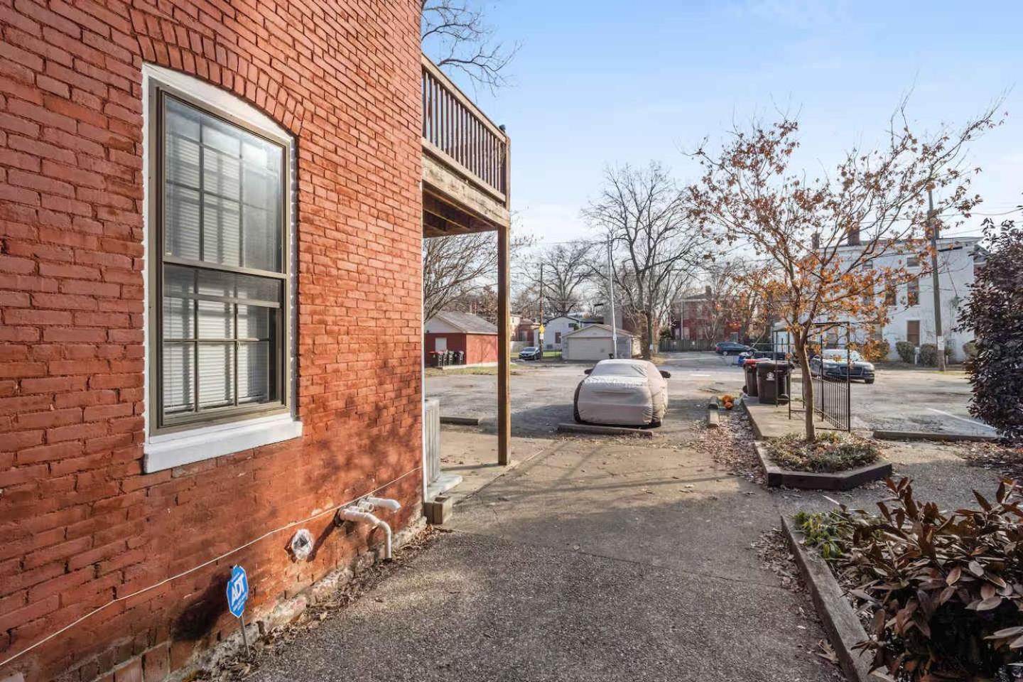 Perfect Derby Near Churchill Downs & Downtown Apartment