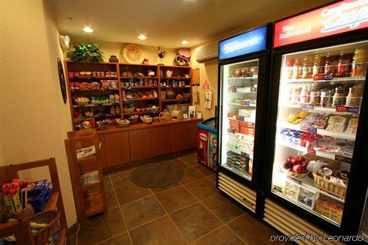 Hotel Candlewood Airport By Ihg