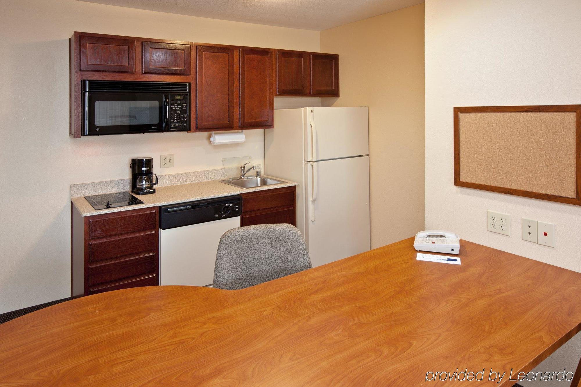 Candlewood Airport By Ihg Hotel Louisville
