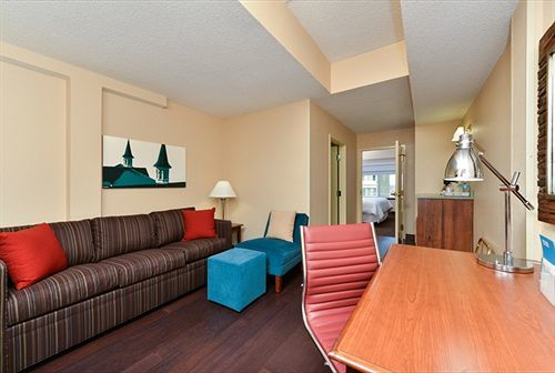Four Points By Sheraton Airport Hotel Louisville