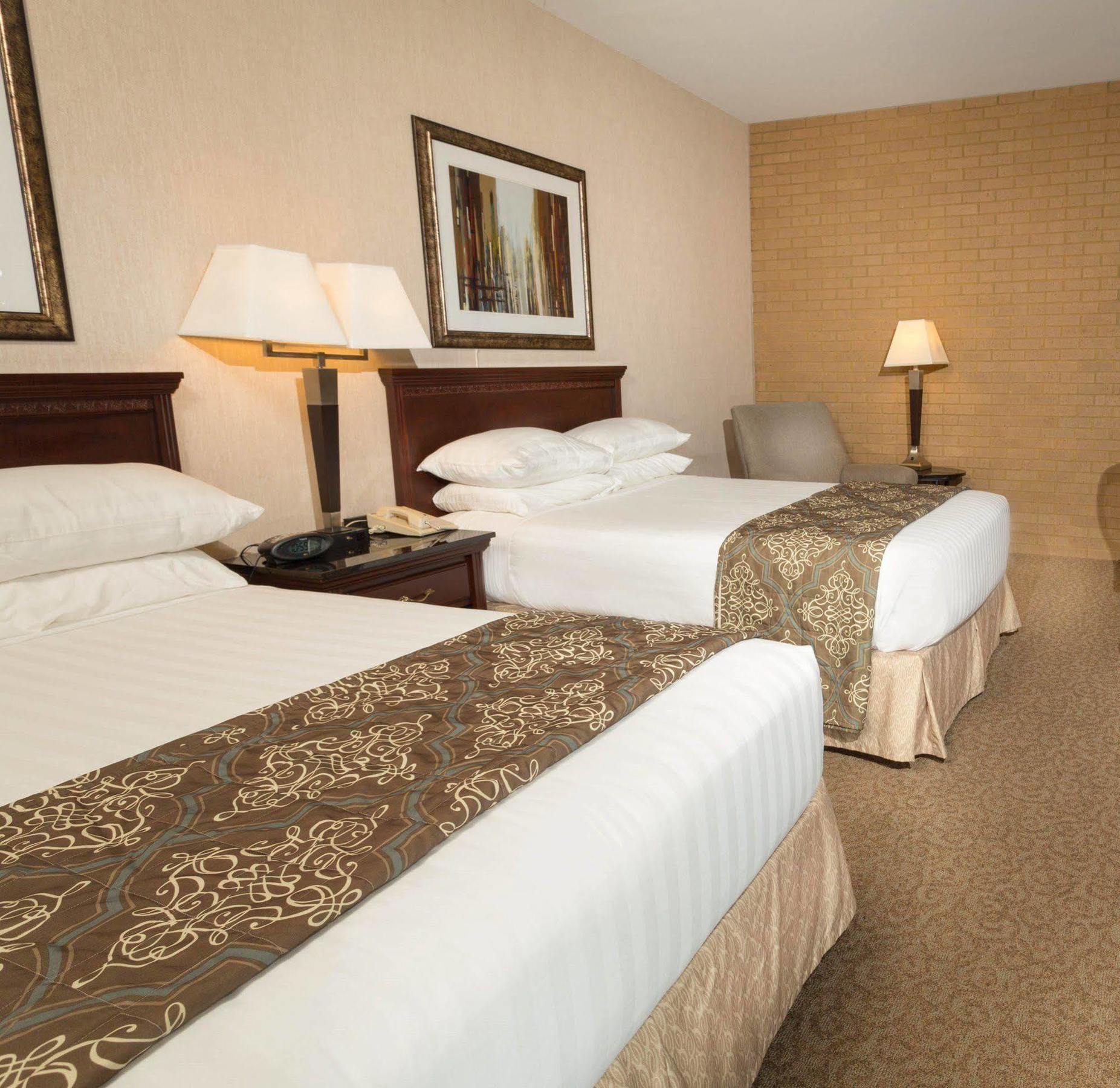 Drury & East Hotel 3*