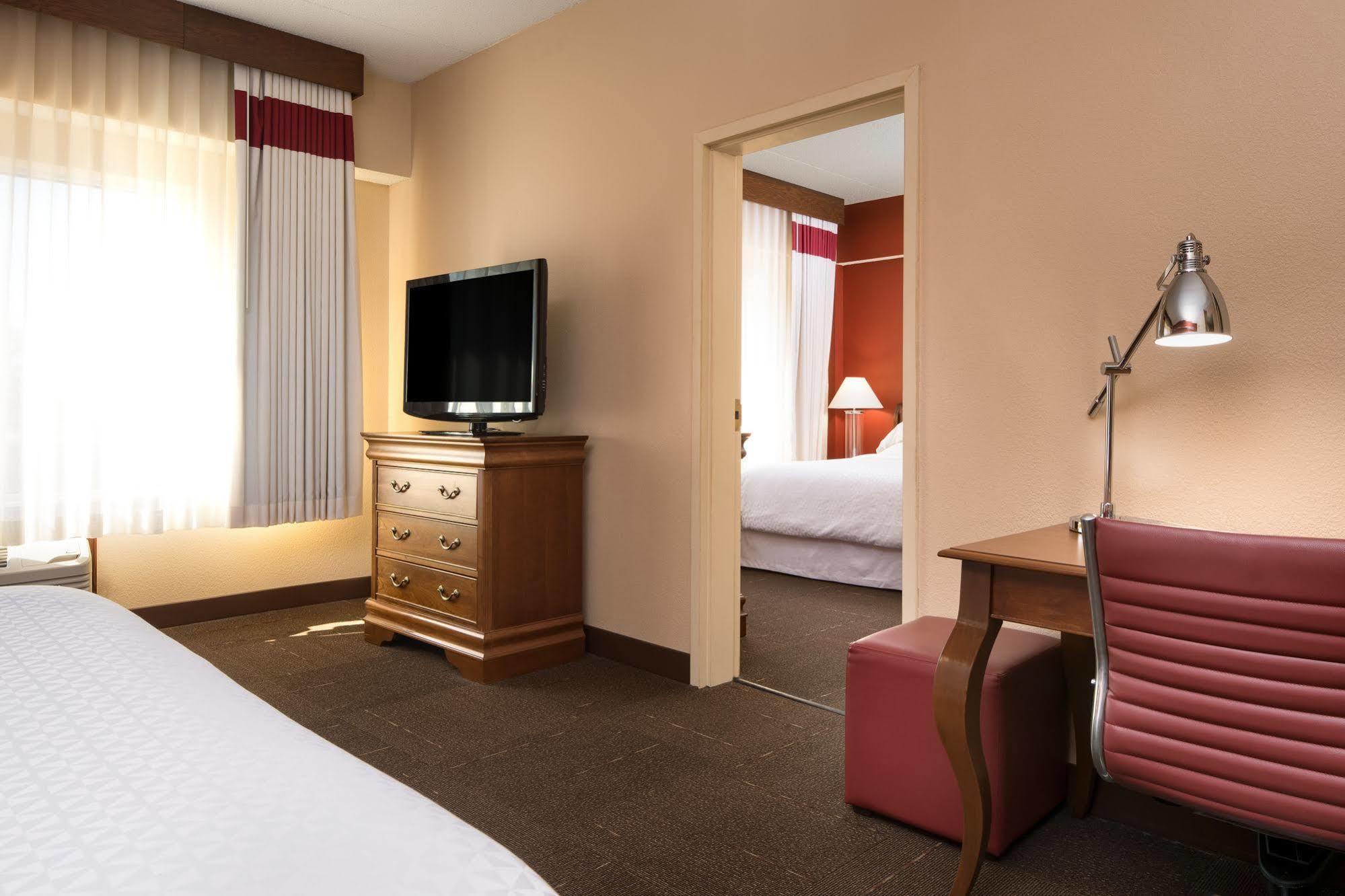 Four Points By Sheraton Airport Hotel 3*